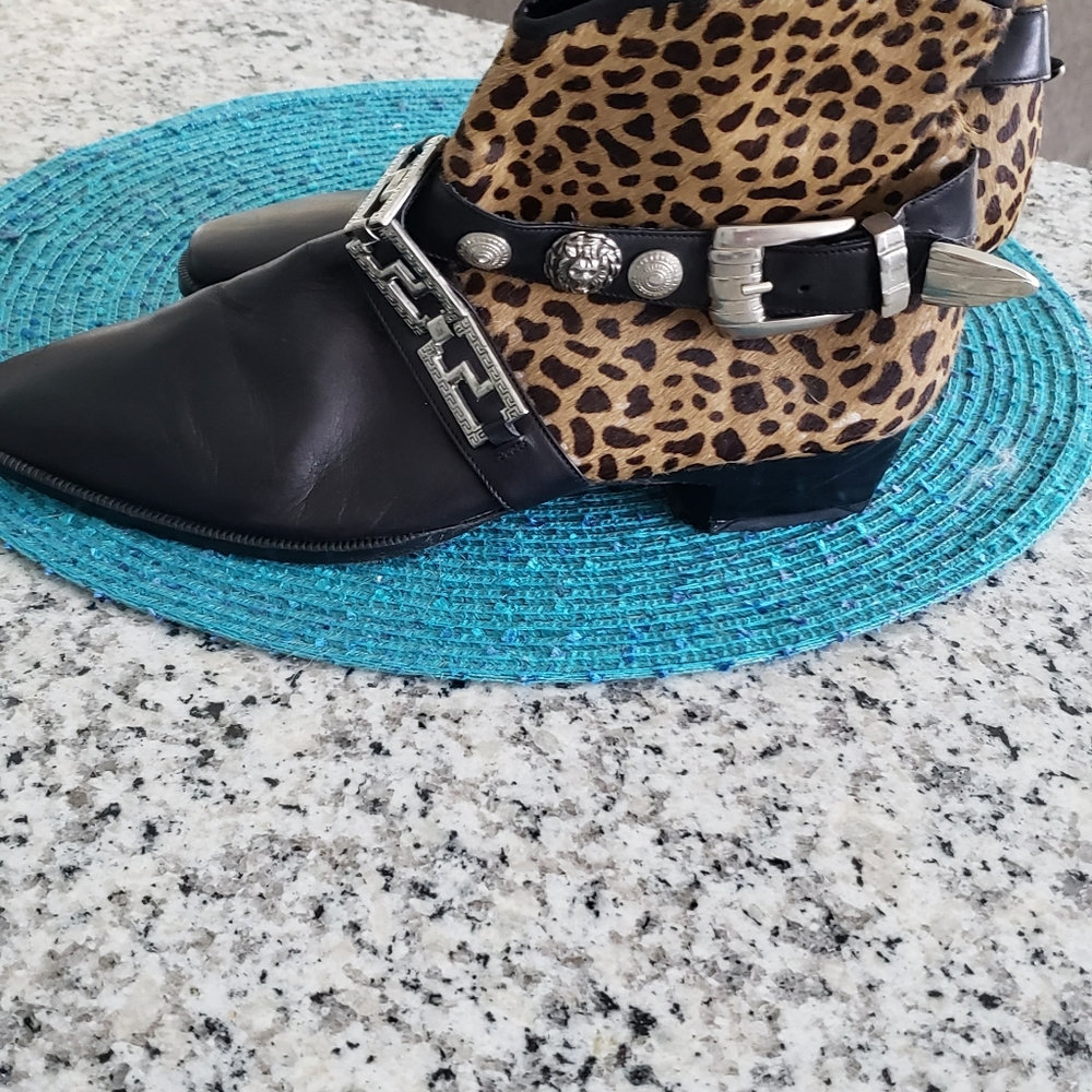 Shoes - Picture 7 of 8